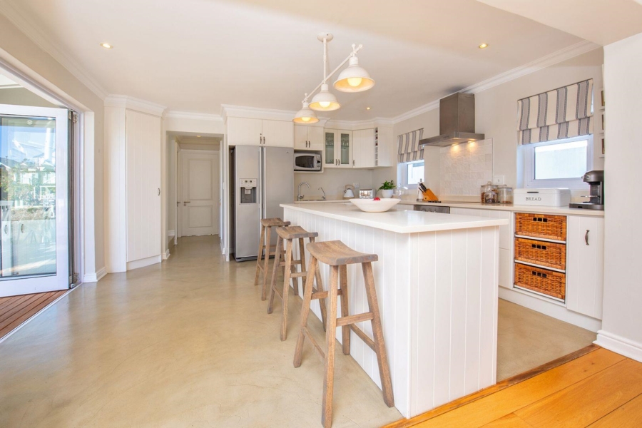 To Let 2 Bedroom Property for Rent in Thesen Islands Western Cape